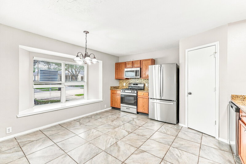 1,750/Mo, 3231 Dartmouth Field Ln Fresno, TX 77545 Kitchen View