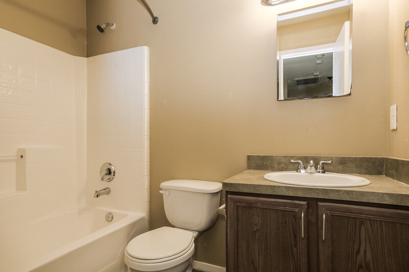1,875/Mo, 3231 Dartmouth Field Ln Fresno, TX 77545 Bathroom View 2