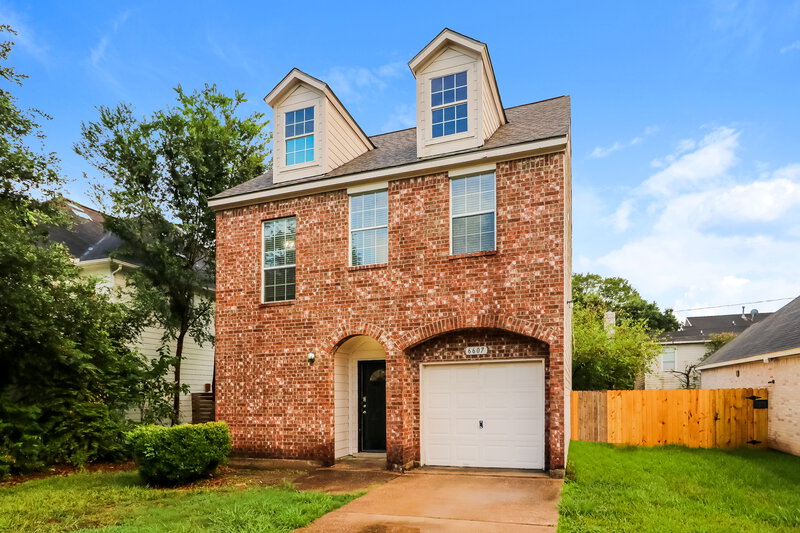 2,035/Mo, 6607 Dickson Way Houston, TX 77085 Front View
