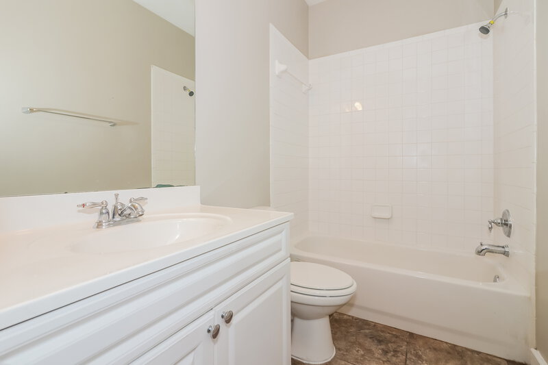 2,035/Mo, 6607 Dickson Way Houston, TX 77085 Bathroom View