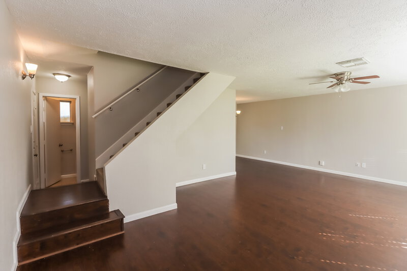 1,515/Mo, 12318 Currin Forest Dr Houston, TX 77044 Living Room View