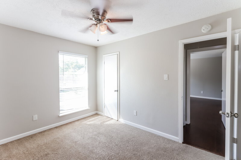 1,515/Mo, 12318 Currin Forest Dr Houston, TX 77044 Bedroom View