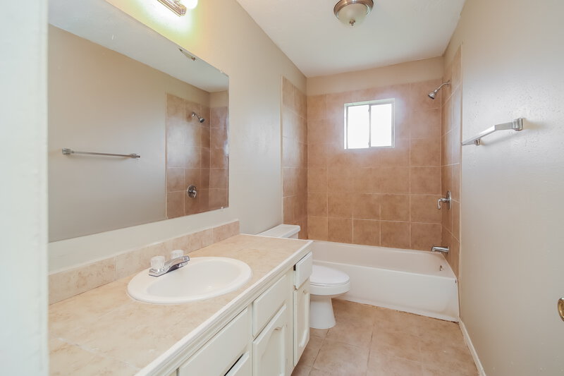 2,290/Mo, 4118 Brookhead Trail Houston, TX 77066 Bathroom View