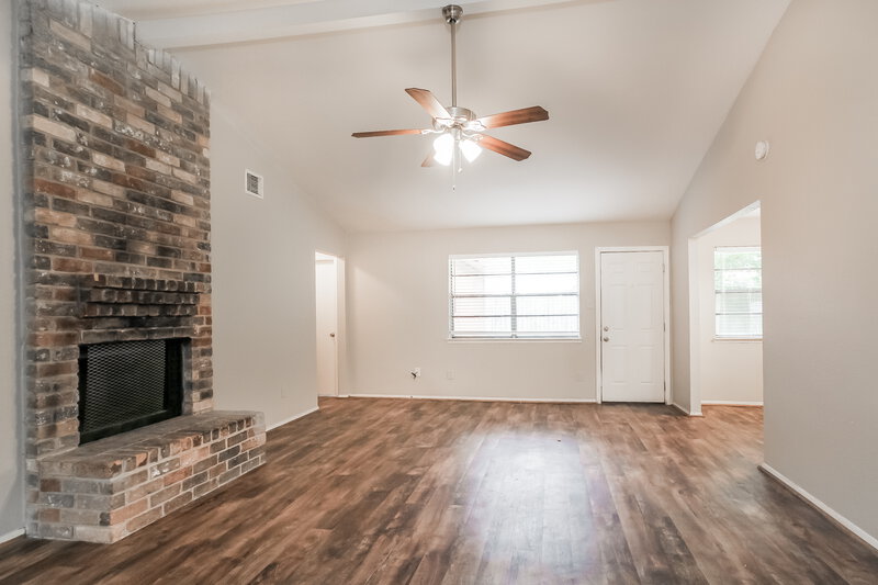 1,685/Mo, 15831 Marsh Hawk St Humble, TX 77396 Living Room View