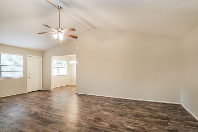 1,685/Mo, 15831 Marsh Hawk St Humble, TX 77396 Living Room View 4