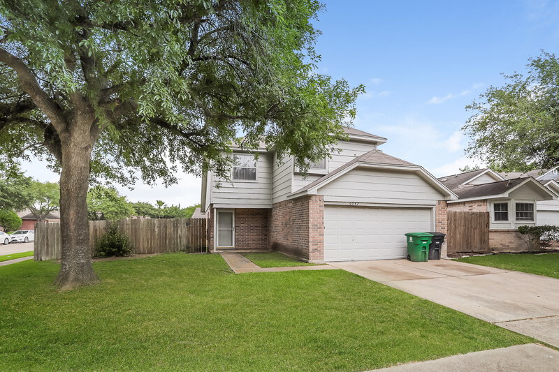 1,895/Mo, 6042 Beaconridge Dr Houston, TX 77053 Front View 3