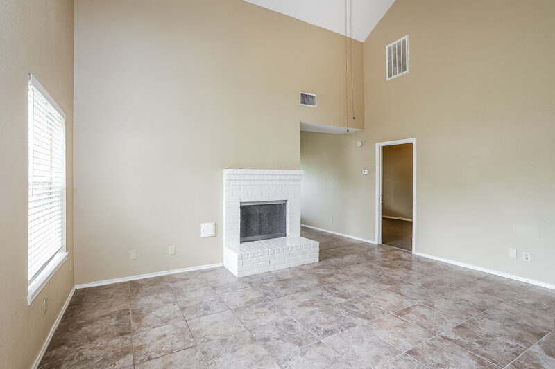 1,895/Mo, 6042 Beaconridge Dr Houston, TX 77053 Living Room View 3