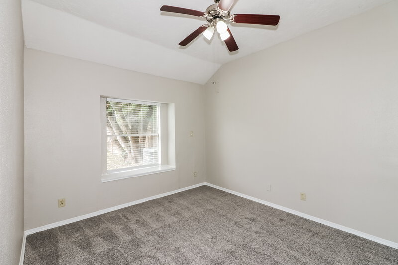 1,805/Mo, 6042 Beaconridge Dr Houston, TX 77053 Main Bedroom View