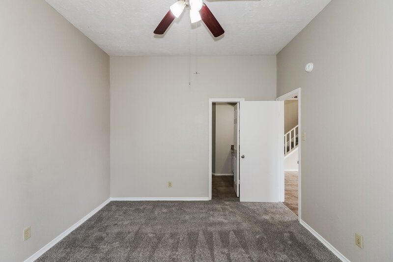 1,805/Mo, 6042 Beaconridge Dr Houston, TX 77053 Main Bedroom View 2
