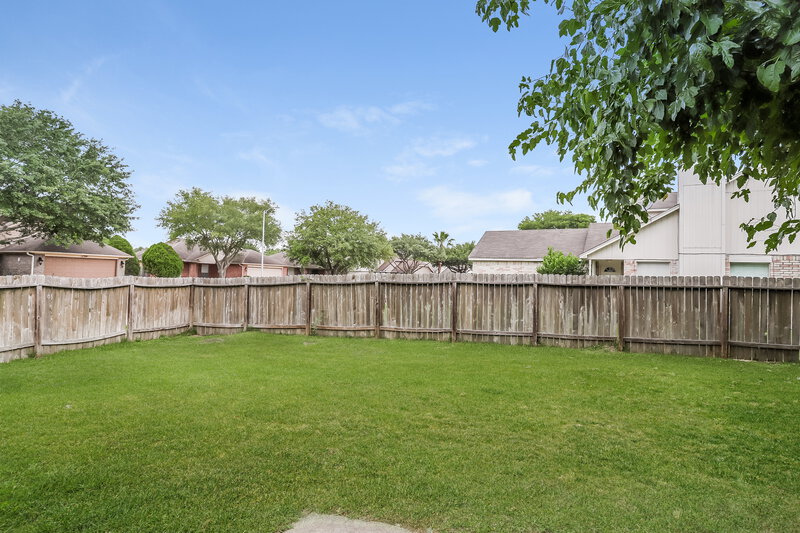 1,895/Mo, 6042 Beaconridge Dr Houston, TX 77053 Rear View