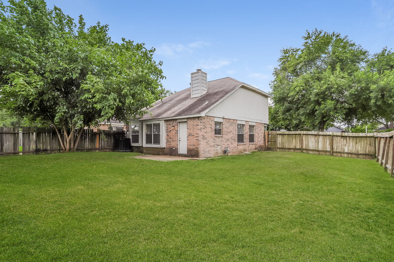 1,895/Mo, 6042 Beaconridge Dr Houston, TX 77053 Rear View 2