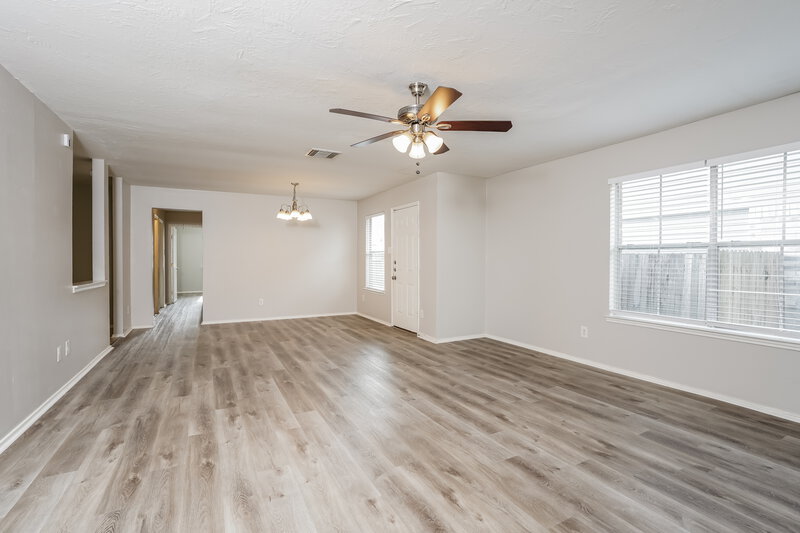 1,425/Mo, 7519 Appleridge Ct Missouri City, TX 77489 Living Room View