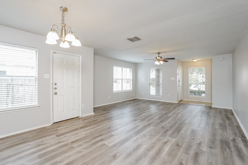 1,425/Mo, 7519 Appleridge Ct Missouri City, TX 77489 Dining Room View