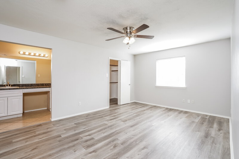 1,425/Mo, 7519 Appleridge Ct Missouri City, TX 77489 Main Bedroom View 2