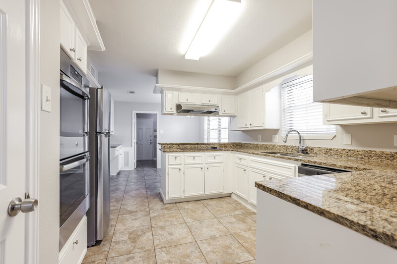 2,470/Mo, 11715 Gardenglen Dr Houston, TX 77070 Kitchen View