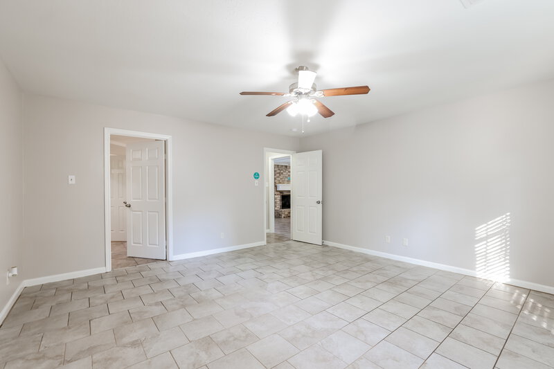 2,470/Mo, 11715 Gardenglen Dr Houston, TX 77070 Main Bedroom View