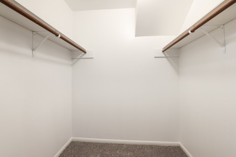 2,470/Mo, 11715 Gardenglen Dr Houston, TX 77070 Walk In Closet View