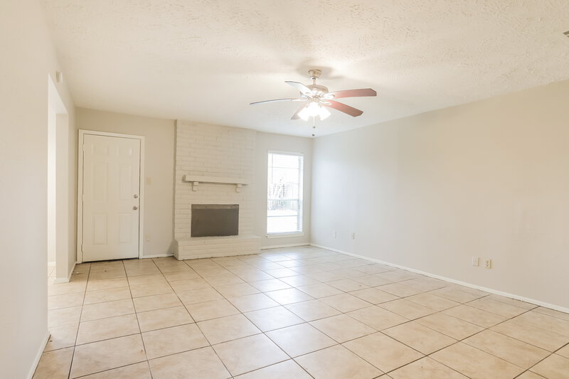 1,880/Mo, 6503 Bazel Brook Dr Missouri City, TX 77489 Living Room View