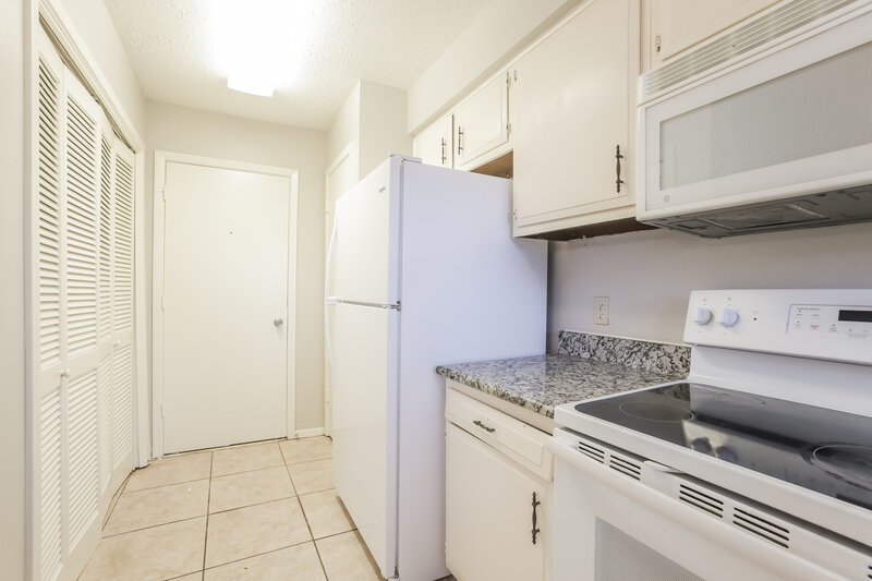 1,880/Mo, 6503 Bazel Brook Dr Missouri City, TX 77489 Kitchen View 2