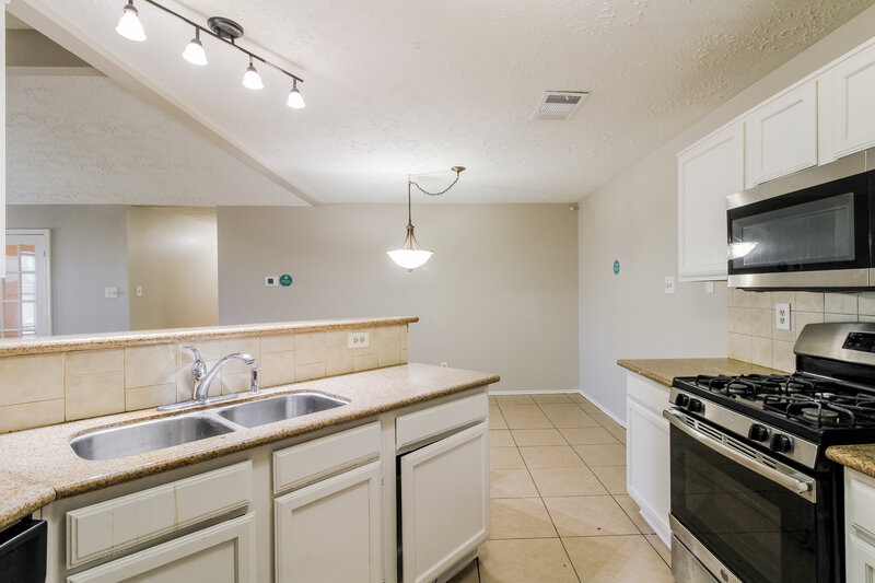 1,660/Mo, 15503 Boulder Oaks Dr Houston, TX 77084 Kitchen View 3