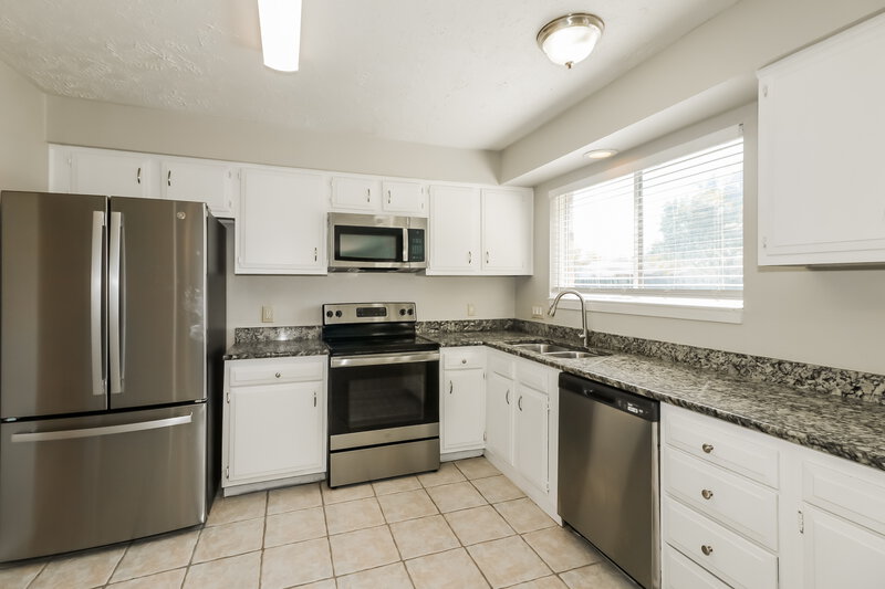 1,860/Mo, 6403 Bazel Brook Dr Missouri City, TX 77489 Kitchen View 2