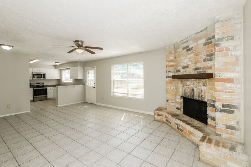 1,860/Mo, 6403 Bazel Brook Dr Missouri City, TX 77489 Family Room View