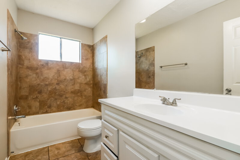 1,860/Mo, 6403 Bazel Brook Dr Missouri City, TX 77489 Bathroom View