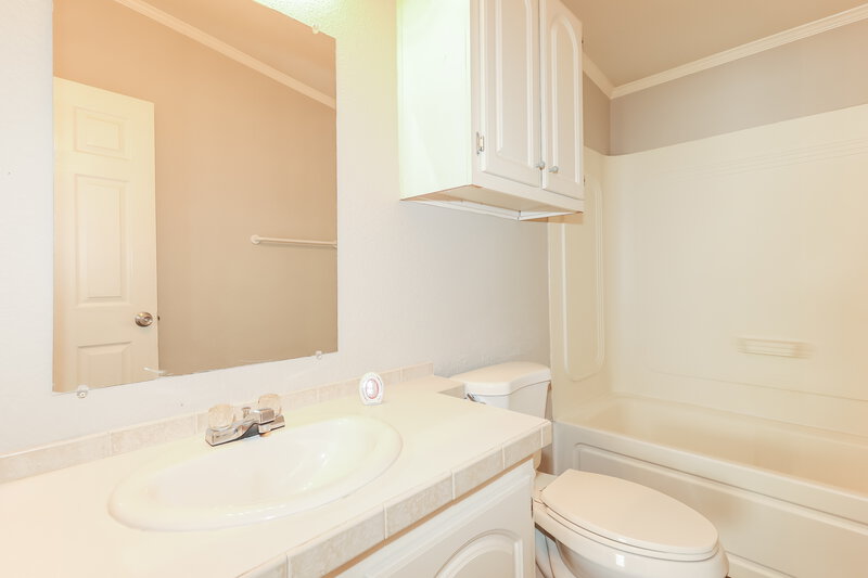 1,630/Mo, 10110 Berrypatch Ln Tomball, TX 77375 Bathroom View