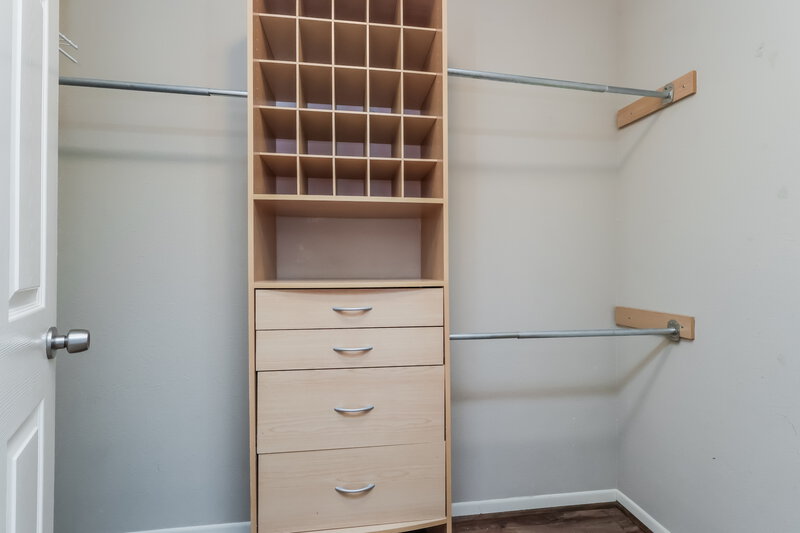 1,715/Mo, 21438 Cherry Canyon Ln Tomball, TX 77375 Walk In Closet View