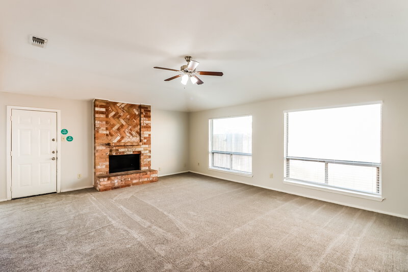 1,810/Mo, 16706 Quail Meadow Dr Missouri City, TX 77489 Living Room View 2