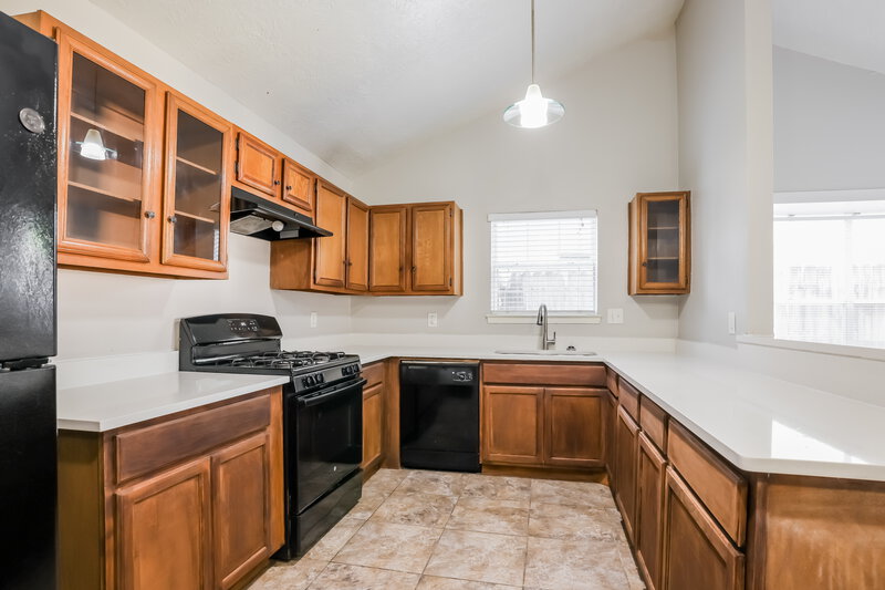 1,830/Mo, 12335 Kings Chase Dr Houston, TX 77044 Kitchen View