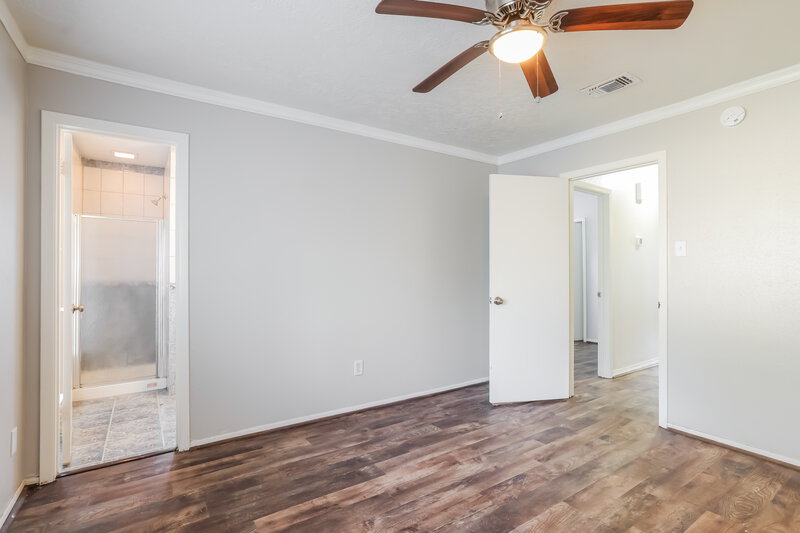 1,830/Mo, 12335 Kings Chase Dr Houston, TX 77044 Main Bedroom View