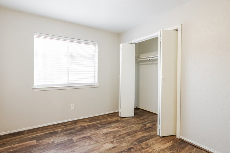 1,830/Mo, 12335 Kings Chase Dr Houston, TX 77044 Bedroom View