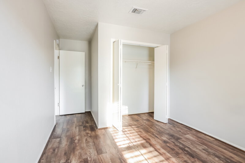 1,830/Mo, 12335 Kings Chase Dr Houston, TX 77044 Bedroom View 2