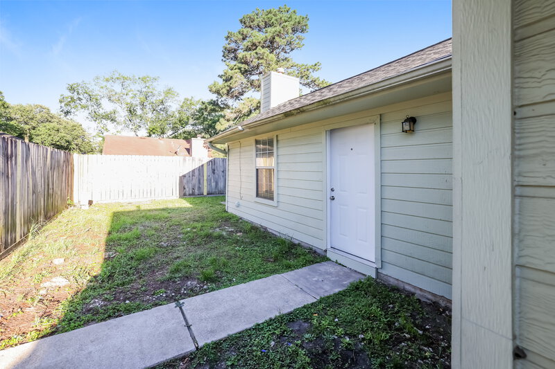 1,830/Mo, 12335 Kings Chase Dr Houston, TX 77044 Rear View 2