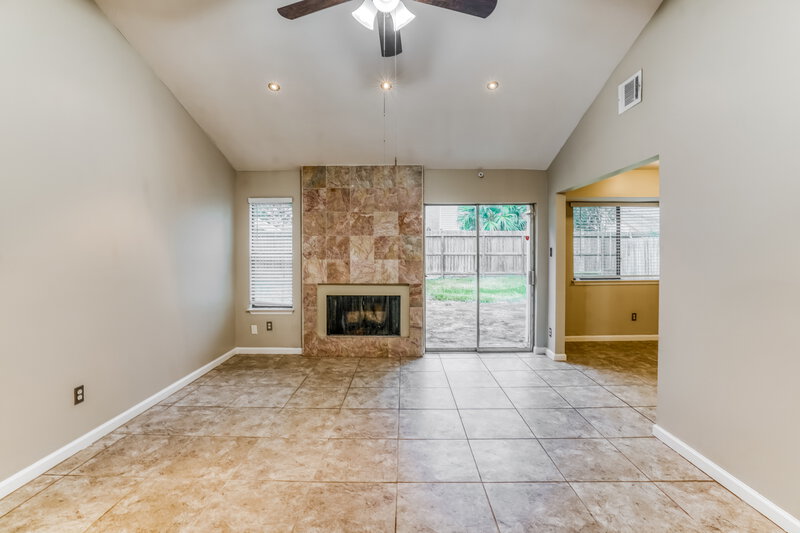 1,680/Mo, 22630 Leedstown Ln Katy, TX 77449 Living Room View 3