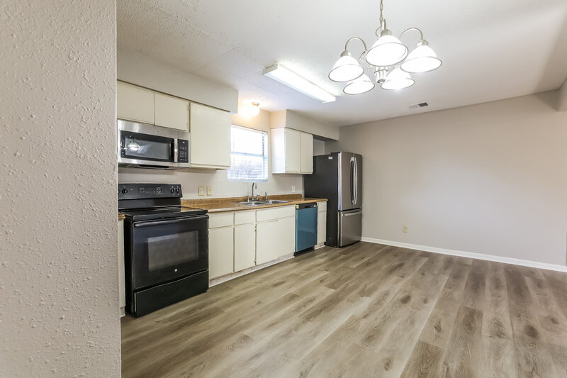 1,715/Mo, 5606 Drakestone Blvd Houston, TX 77053 Kitchen View 2