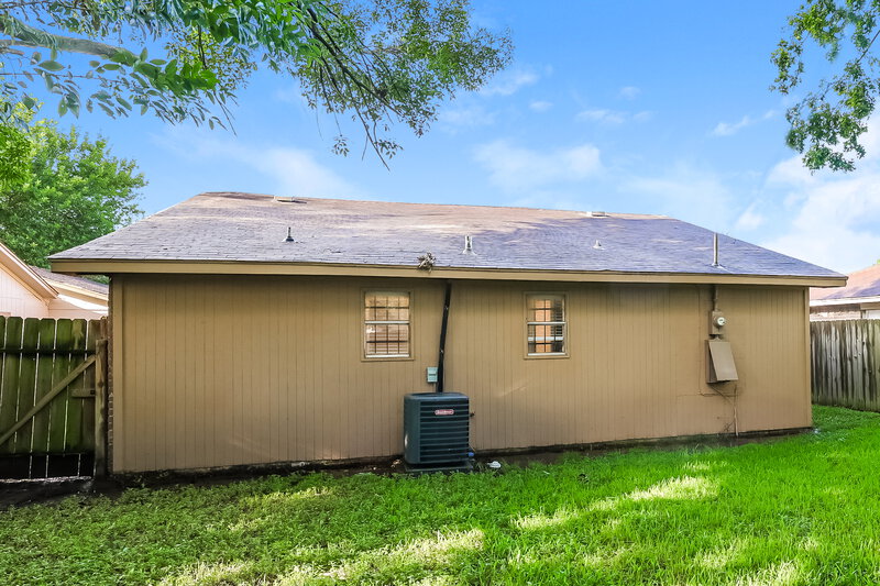 1,715/Mo, 5606 Drakestone Blvd Houston, TX 77053 Rear View