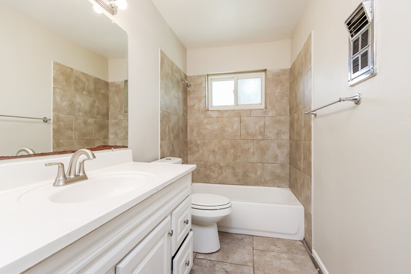 1,580/Mo, 14234 Juliedale Dr Humble, TX 77396 Bathroom View