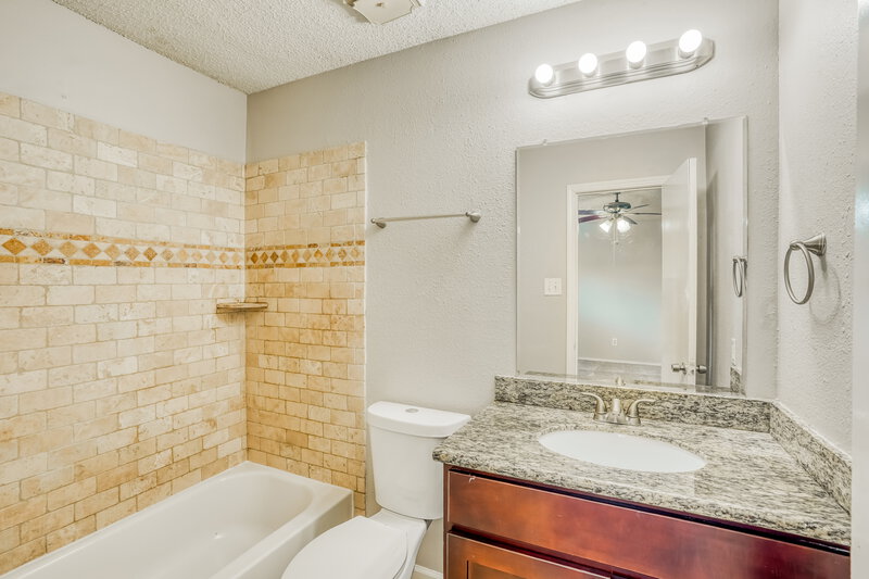 1,875/Mo, 11830 Perry Rd Houston, TX 77064 Main Bathroom View