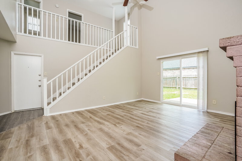 1,885/Mo, 5939 Berkridge Dr Houston, TX 77053 Dining Room View