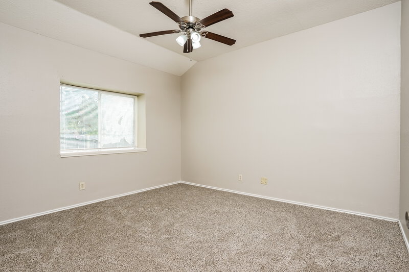 1,885/Mo, 5939 Berkridge Dr Houston, TX 77053 Main Bedroom View