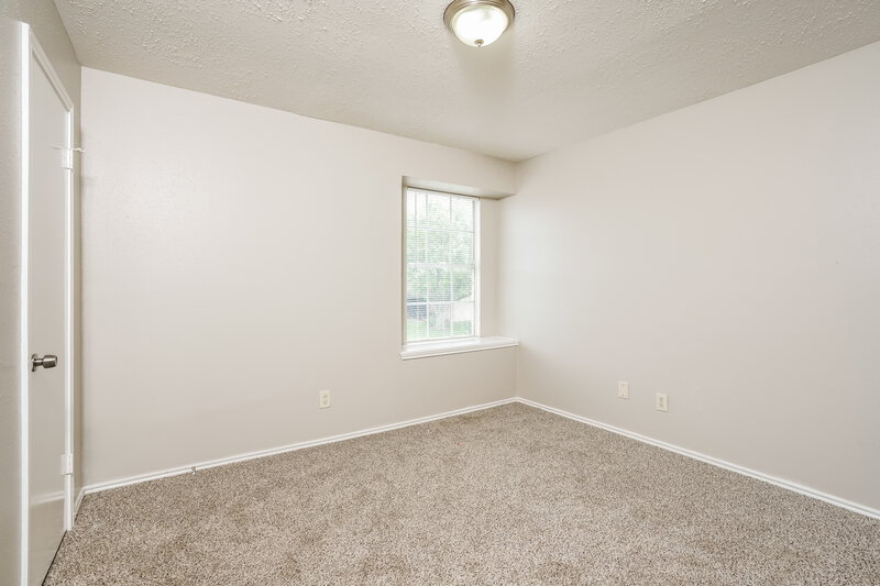 1,885/Mo, 5939 Berkridge Dr Houston, TX 77053 Bedroom View