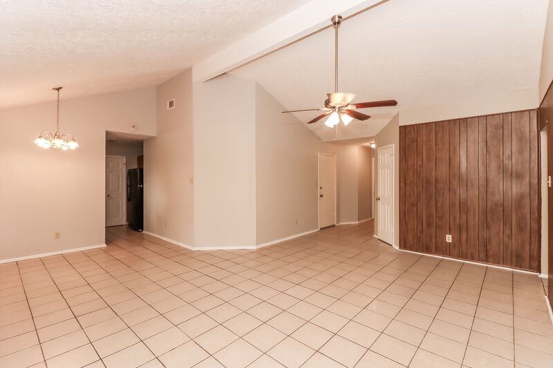 2,310/Mo, 2007 Highcrest Dr Missouri City, TX 77489 Living Room View 2