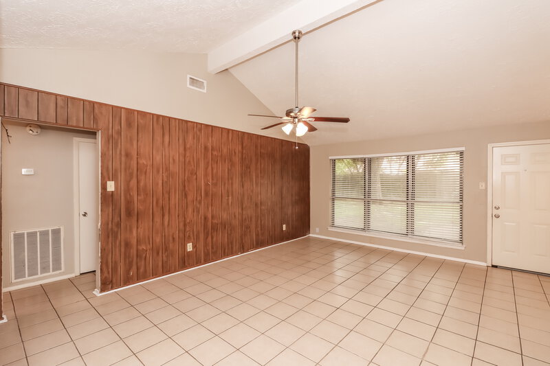 2,310/Mo, 2007 Highcrest Dr Missouri City, TX 77489 Living Room View 3