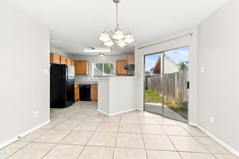 0/Mo, 15609 Aiken Ln Houston, TX 77032 Dining Room View 2
