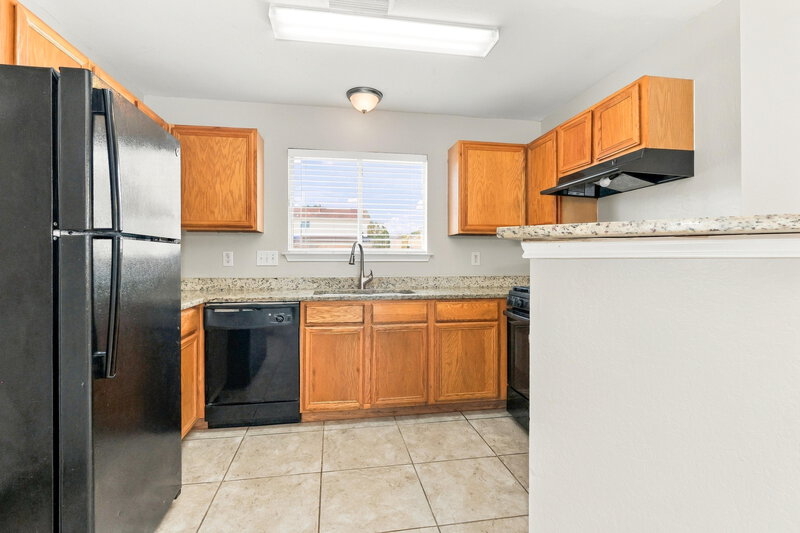 0/Mo, 15609 Aiken Ln Houston, TX 77032 Kitchen View