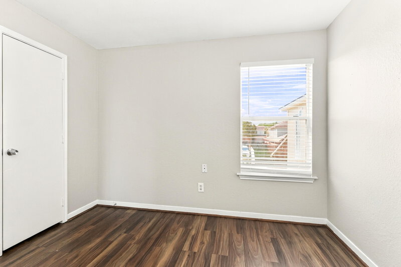 0/Mo, 15609 Aiken Ln Houston, TX 77032 Bedroom View