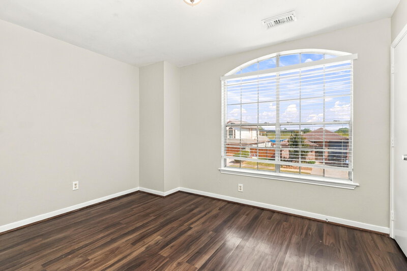 0/Mo, 15609 Aiken Ln Houston, TX 77032 Bedroom View 2