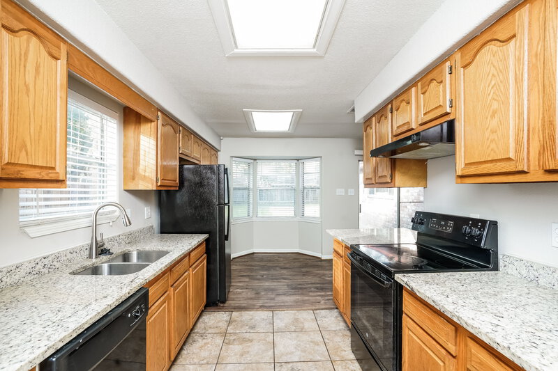 2,005/Mo, 4210 Lemon Tree Ln Houston, TX 77088 Kitchen View 2
